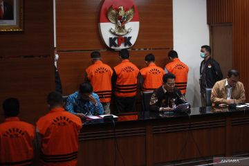 KPK menahan 10 anggota DPRD Jambi 2014-2019