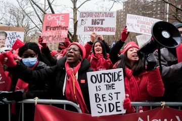 Ribuan perawat gelar aksi mogok untuk hari ketiga di New York City