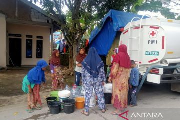 Perumdam Cianjur salurkan 40 juta liter air bersih untuk korban gempa