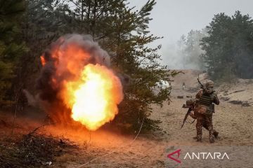 Prajurit Ukraina tingkatkan kemampuan tempur