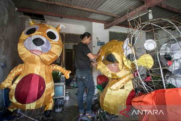 Lampion shio sambut perayaan Imlek di Solo