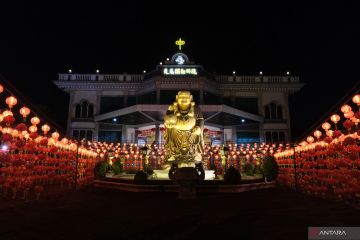 2.023 lampion Imlek hiasi Maha Vihara Maitreya