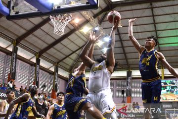 Elang Pacific Caesar Surabaya kalahkan Satya Wacana Salatiga 86-68