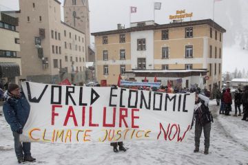 Aktivis iklim protes keterlibatan perusahaan minyak di WEF 2023
