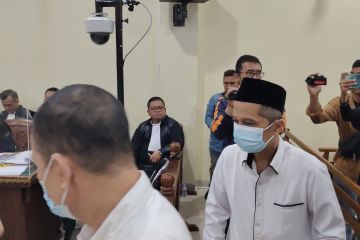 Majelis hakim menegur saksi suap Unila Asep Sukohar untuk bicara benar