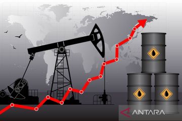 Minyak naik sekitar 2 persen setelah Rusia berencana pangkas produksi