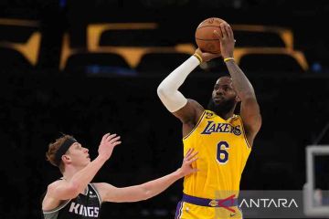 Pengejaran rekor dunia LeBron James terhenti sementara karena cedera