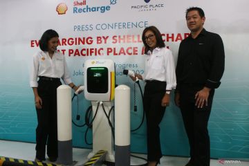 Shell luncurkan SPKLU "Shell Recharge" di Pacific Place, Jakarta