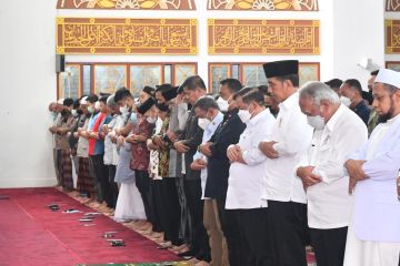 Presiden Shalat Jumat sembari resmikan penataan Masjid Ahmad Yani