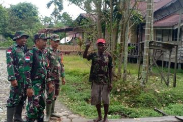 Koramil Batom gelar komsos bersama masyarakat di perbatasan RI-PNG