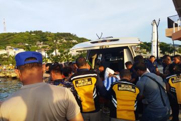 Tim SAR berhasil evakuasi 19 penumpang kapal tenggelam di Labuan Bajo