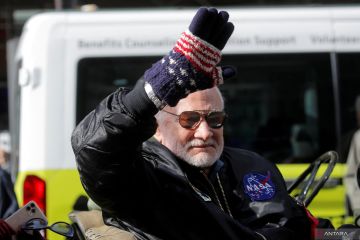 Astronot Buzz Aldrin menikah pada usia 93 tahun