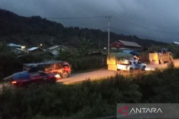 Dampak kericuhan di Mapia ratusan warga mengungsi ke Nabire