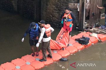 SAR gabungan temukan jenazah bocah laki-laki di Pintu Air Manggarai