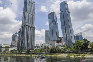 Pengerukan lumpur Waduk Melati di Jakpus