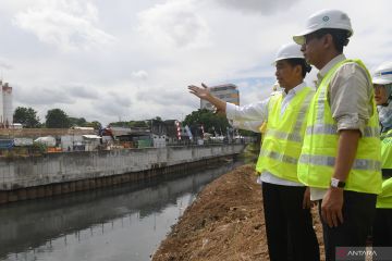 Presiden Jokowi tinjau proyek sodetan Kali Ciliwung