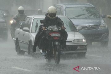 BMKG: Hujan diprakirakan liputi mayoritas kota besar di Indonesia