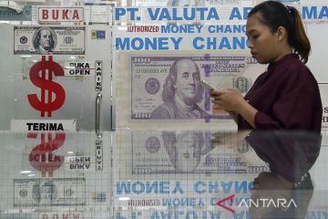 Data ekonomi dan pagu utang AS kerek dolar di awal sesi Asia