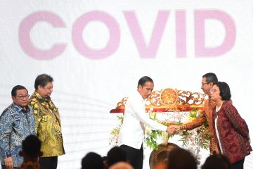 Presiden buka Rakornas Transisi Penanganan COVID