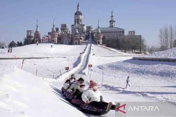 Mengunjungi dunia es Volga Manor