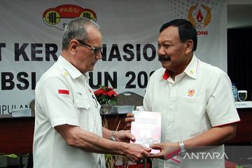 PABSI luncurkan buku untuk pembinaan jangka panjang atlet angkat besi