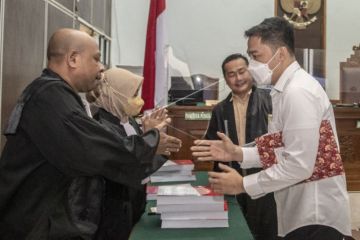 Tuntutan Arif Rahman Arifin