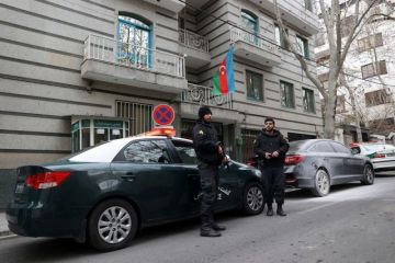 Azerbaijan evakuasi staf kedutaan besar di Iran setelah diserang