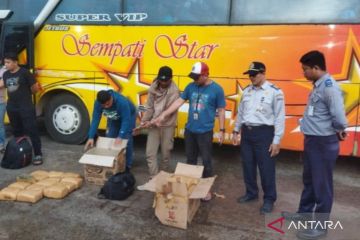 Polisi Palembang gagalkan penyelundupan ganja tujuan Bandung