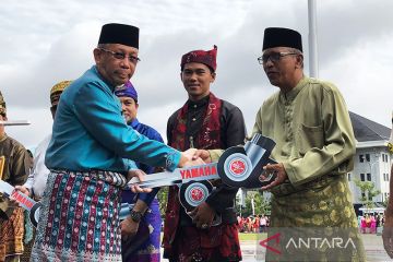 Pemprov Kalbar berikan apresiasi kendaraan roda dua untuk desa mandiri