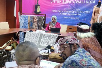 Bupati Sleman terima Anugerah Kebudayaan PWI berkat batik