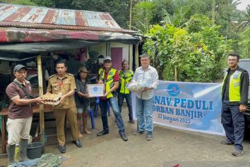 Airnav bantu korban banjir Manado