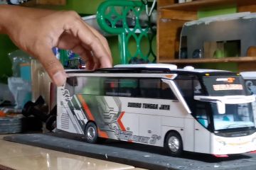 Berkreasi lewat pembuatan miniatur bus hasilkan jutaan rupiah
