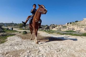 Menjelajahi desa wisata Umm Qais di Yordania