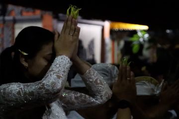 PHDI Kalbar gelar ritual Galungan di Pura Giripati Mulawarman