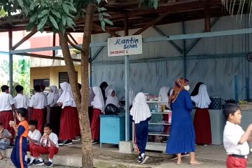 Disdik Kota Tangerang izinkan kantin & ekstrakurikuler siswa dibuka