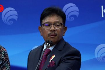 Johnny Plate masih bertugas, tepis isu mundur dari jabatan Menkominfo