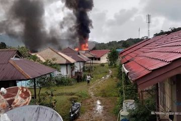 KKB bakar sekolah dan tembak pesawat di Pegunungan Bintang