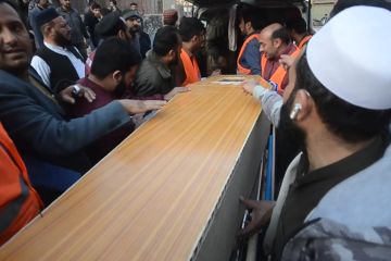 Korban tewas bom bunuh diri di Masjid Kota Peshawar capai 100 orang