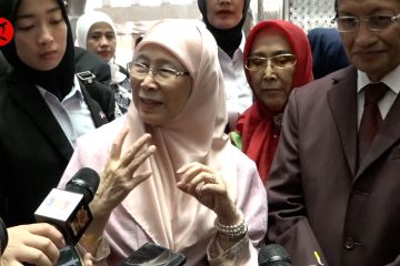 Istri PM Malaysia kunjungi Istiqlal tunaikan salat sunnah