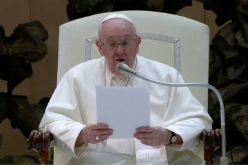 Paus Fransiskus memuji Benediktus sebagai ahli katekese yang hebat