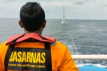 Tim SAR gabungan evakuasi Kapal Yacht Canace asal Finlandia ke Sumenep