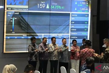 FWCT resmi melantai di bursa, saham dibuka naik 34,75 persen