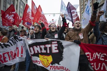 Pekerja di Prancis gelar aksi mogok massal kedua terkait pensiun