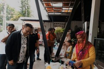 Kafe di Surabaya diminta sediakan lahan usaha untuk pelaku UMKM