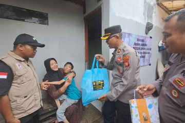 Kepolisian beri bantuan kepada warga disabilitas di Jagakarsa