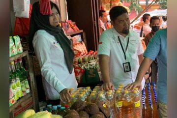 Disdag Sulsel memantau stok minyak goreng subsidi di pasaran