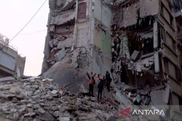 Bangunan runtuh akibat gempa di Suriah