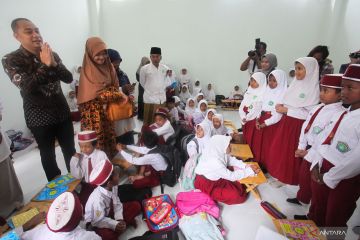 Pemkot Surabaya buka layanan pengaduan pungli di sekolah