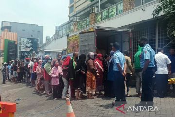 Mendag Zulkifli Hasan gelontor beras Bulog di tiap pasar tradisional