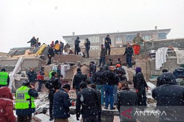 Tim Korsel selamatkan lima korban dari reruntuhan gempa Turki